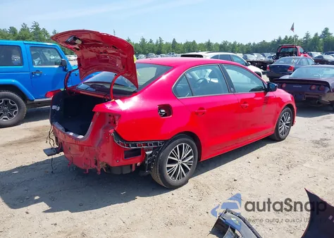 2018 Volkswagen Jetta 1.4T Se/1.4T Wolfsburg Edition z USA, uszkodzony, nr VIN 3VWB67AJ4JM216386